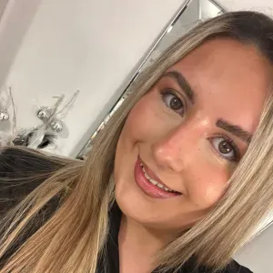 Professional babysitter/childcare looking for a lovely job!