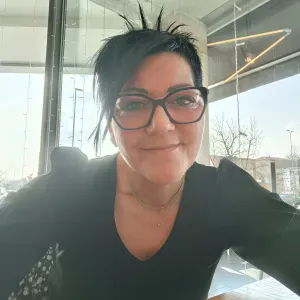 Addetta alle pulizie o operaia 