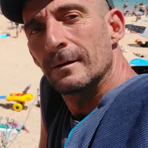 Tengo 42 años y buenas referencias como niñero