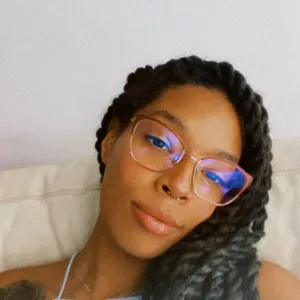 Babysitter com experiência em Lisboa e Linha de Sintra 