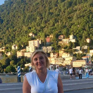 Adetta pulizie, colf,domestica