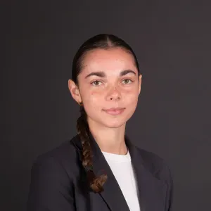 Baby-sitter motivée sur La Rochelle