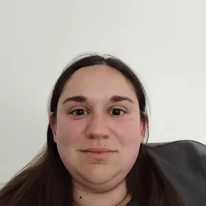 Femme de ménage minutieuse et rigoureuse.