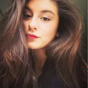 Élève bilingue donne des cours d'anglais