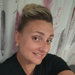 Femme de ménage avec expérience