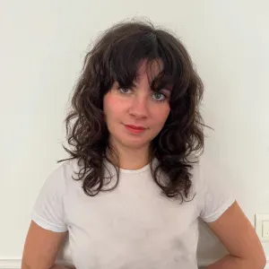 Experienced and caring babysitter in Paris