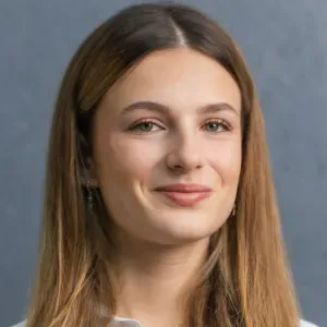 Experienced babysitter/housekeeper looking for a job!