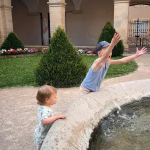 je recherche une baby sitter