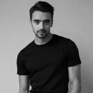 Noah looking for a babysitter 