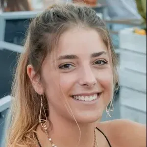 Paula Rodriguez, chica de 20 años. Atenta, aprendo rapido