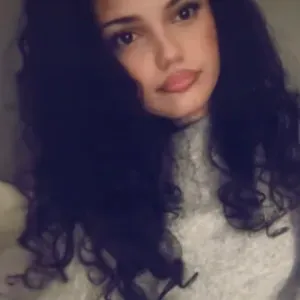 Baby-sitter responsable disponible soirs et week-ends