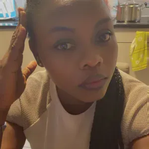 Baby-sitter expérimentée à Suisse