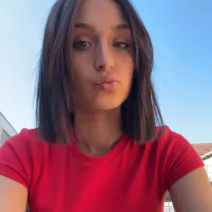 Étudiante pour devenir auxiliaire de puériculture