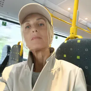 Užjaučiantis globėjas ieško darbo 