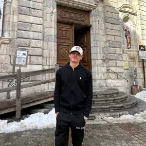 baby-sitters, disponible sur villard-bonnot et les alentours