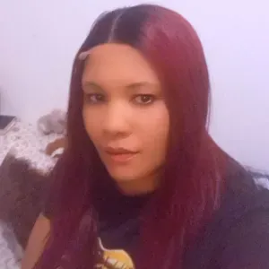 Cleaning lady in porto with attention to details.