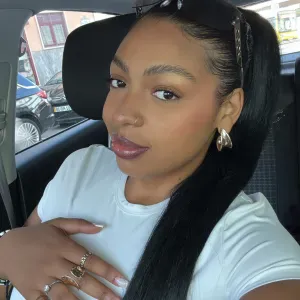 Loving Babysitter & Pet Carer with a Gentle Heart