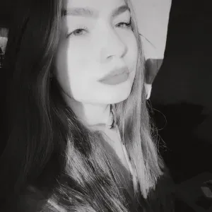 an experienced girl babysitter available  Brønnøysund