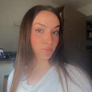 Etudiante à la recherche d'un travail 