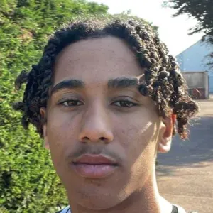 Baby-sitter disponible si besoin dans le 77