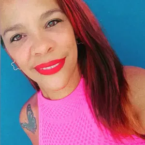 Cuidadora paciente com foco no bem-estar e saúde