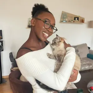 Disponible pour gardes, visites et promenades d'animaux