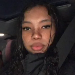 Me chamo Geovana, e procuro trabalho em Mafra