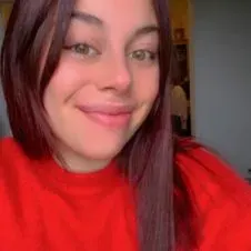 Tenir compagnie/aider toute personne âgée.