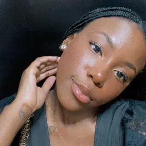  babysitter com experiência em cornes