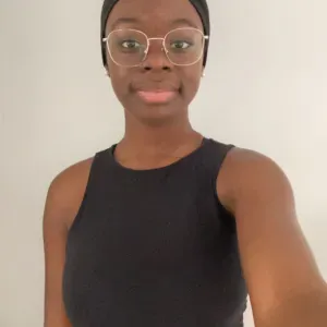 Baby-sitter disponible pour les vacances 