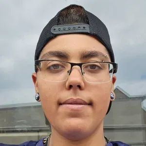 Erfahrener babysitter der zeit hat 