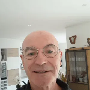 Homme sérieux Retraité  pour menage