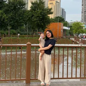 Fille aupai, baby-sitter expérimentée 