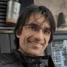 3 à 4h de ménage/semaine / 1h repassage/semaine