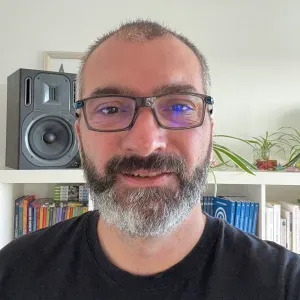 Je cherche un / une homme / femme de ménage 