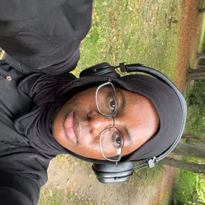 Sœur aînée dune famille nombreuse 