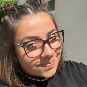 Babysitter sérieuse à l'Aigle.  — contactez-moi 🙂