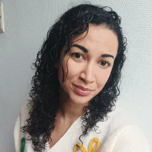 Femme de ménage sérieuse et organisée