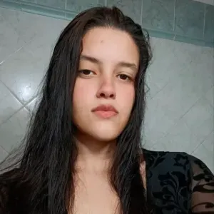 Babysitter dolce e responsabile in provincia di Bergamo