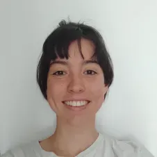 Busco trabajo como niñera o canguro en Vitoria entresemana