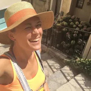 Je recherche une baby-sitter