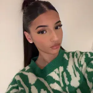 baby sitter souvent en stage en crèche et en école 