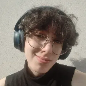 Baby-sitter motivée à Meudon !