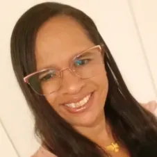 Jé suis une personne dynamique, souriante era spotanee.