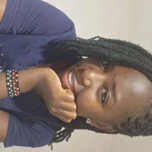 Babysitter Expérimenté a val d'Europe 