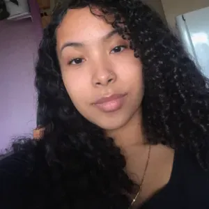 Baby-sitter toujours disponible