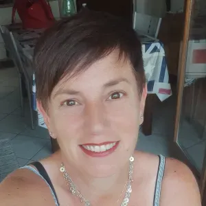 Addetta alle pulizie domestiche a Formia 