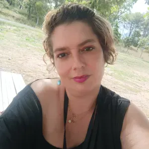 Pet sitter a Rocbaron gentille douce et câline 