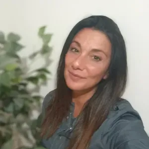 Babysitter - pulizie - cucina . Esperta a Genova