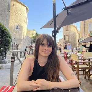 Bonjour, dispo pour sortie d'école